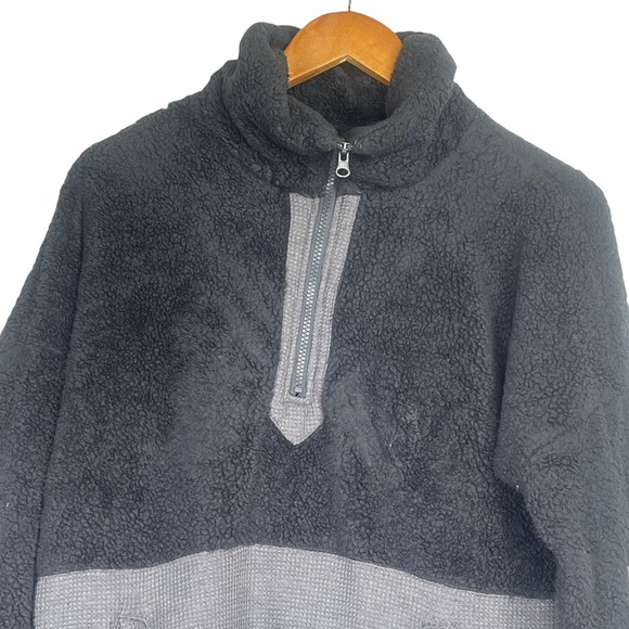 Fantastic Fawn Small Black & Grey Fuzzy Pullover - Picture 2 of 8